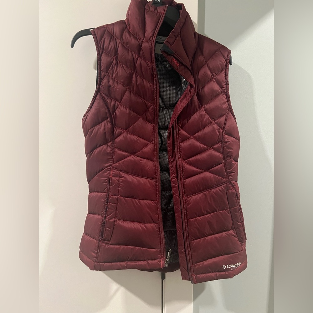 Columbia vest, size small